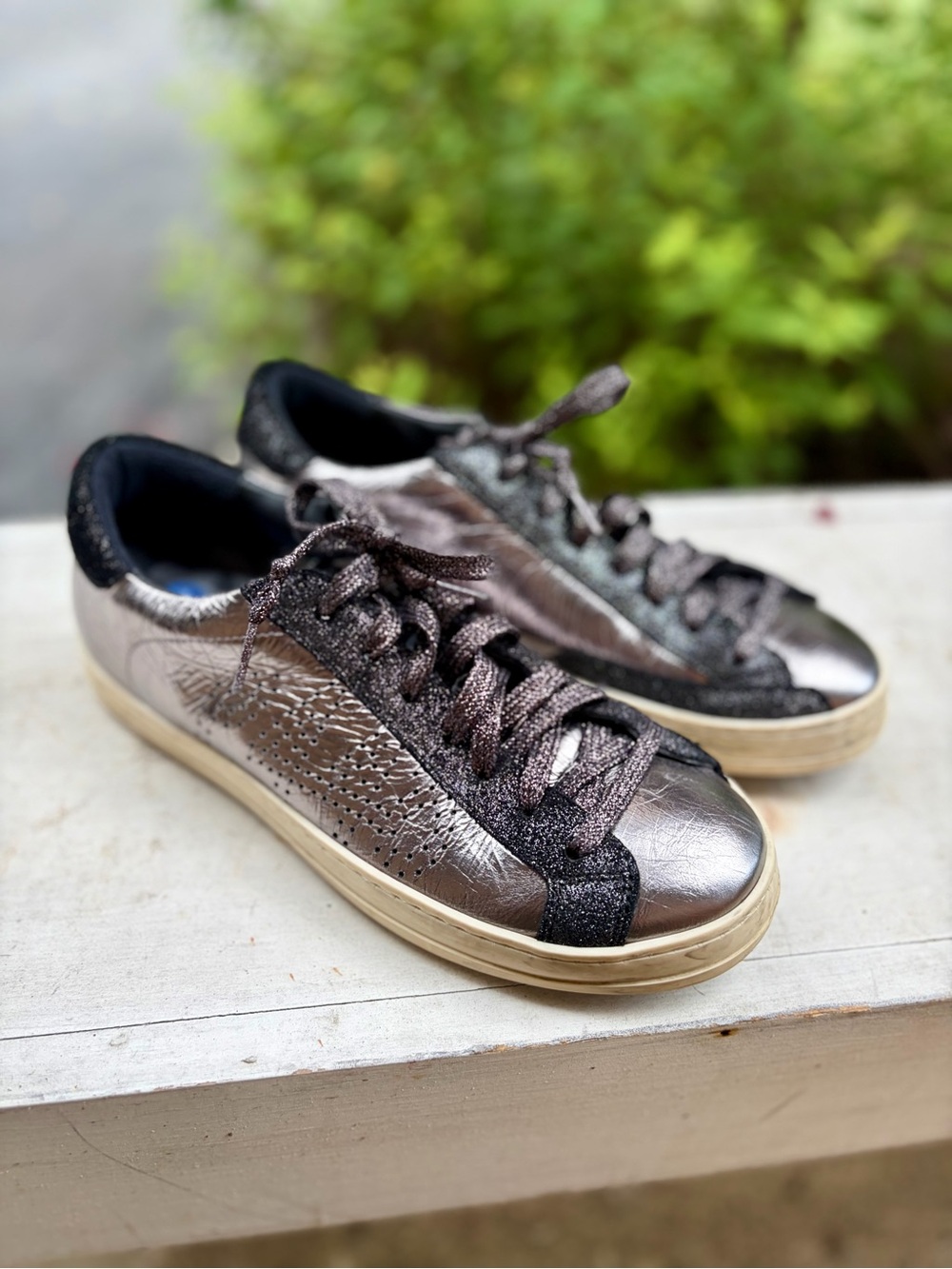 P448 Women’s Metallic Silver & Black Low-Top Sneaker Size 38 - Picture 5 of 10